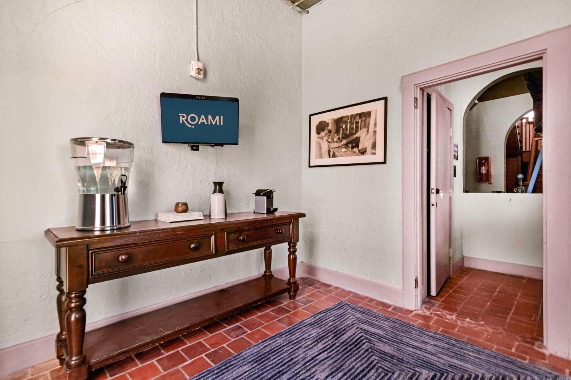 Roami At Tower Hotel - Calle Ocho Miami Exterior photo